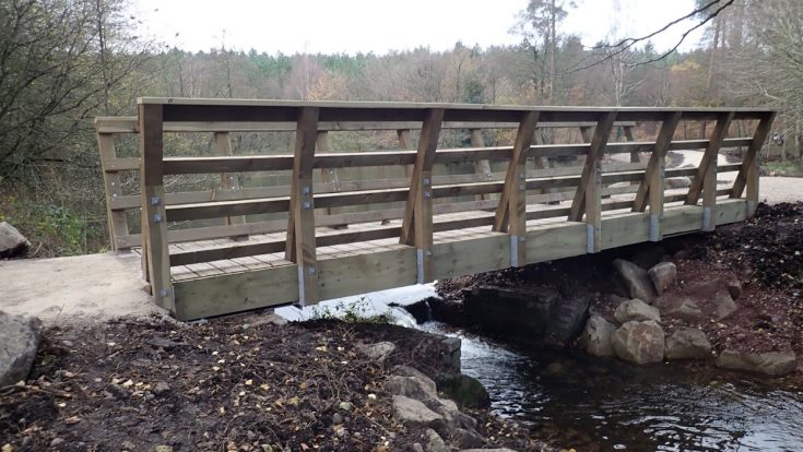 A bridge with splayed sides