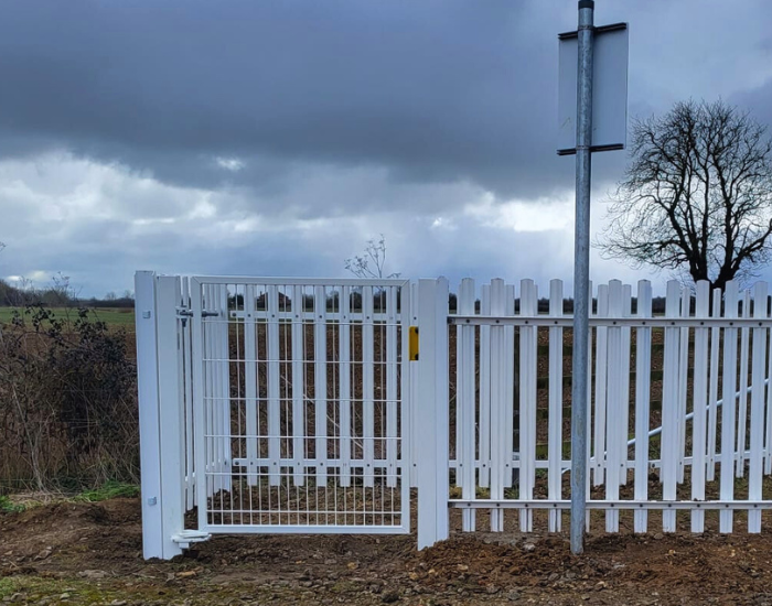 Gate Crossroads Pedestrian Rail Crossing Gate for Public Footpaths & Railway Access ...