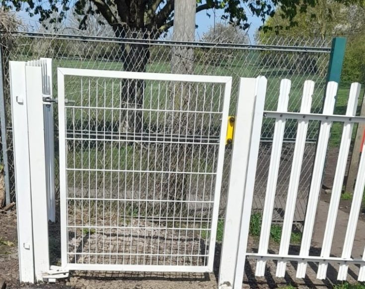Pedestrian Rail Crossing Gate for Public Footpaths & Railway Access ...