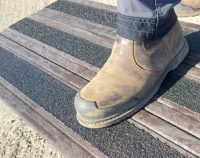 anti-slip recycled plastic deckinig boards